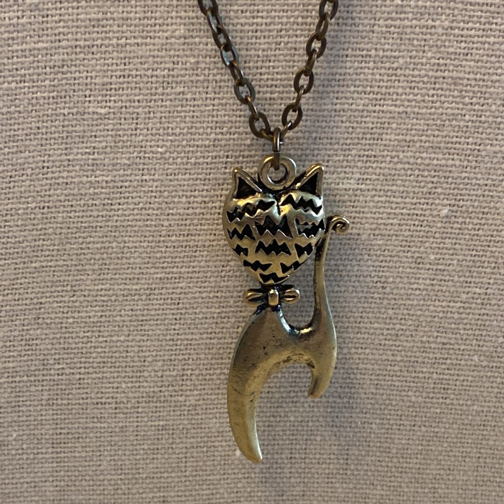 Vintage Bronzy Brassy Cat Pendant Necklace